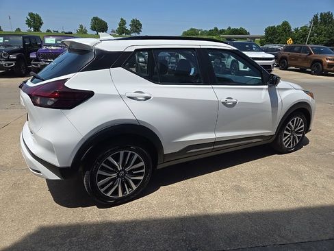 Used 2024 Nissan Kicks SR w/ SR Premium Package FWD image 13