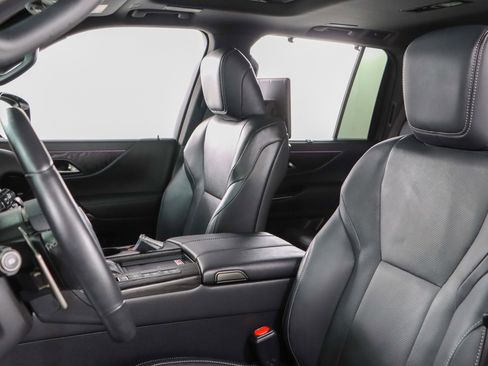 Used 2025 Lexus LX 600 4WD w/ Luxury Package image 27