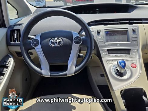 Used 2015 Toyota Prius Four FWD image 11