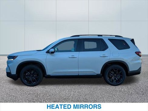 New 2025 Honda Pilot Touring image 10