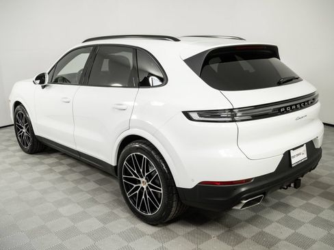Certified 2026 Porsche Cayenne AWD/4WD image 3