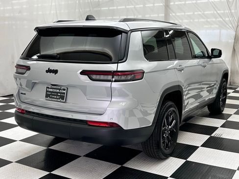 New 2025 Jeep Grand Cherokee L Altitude image 8