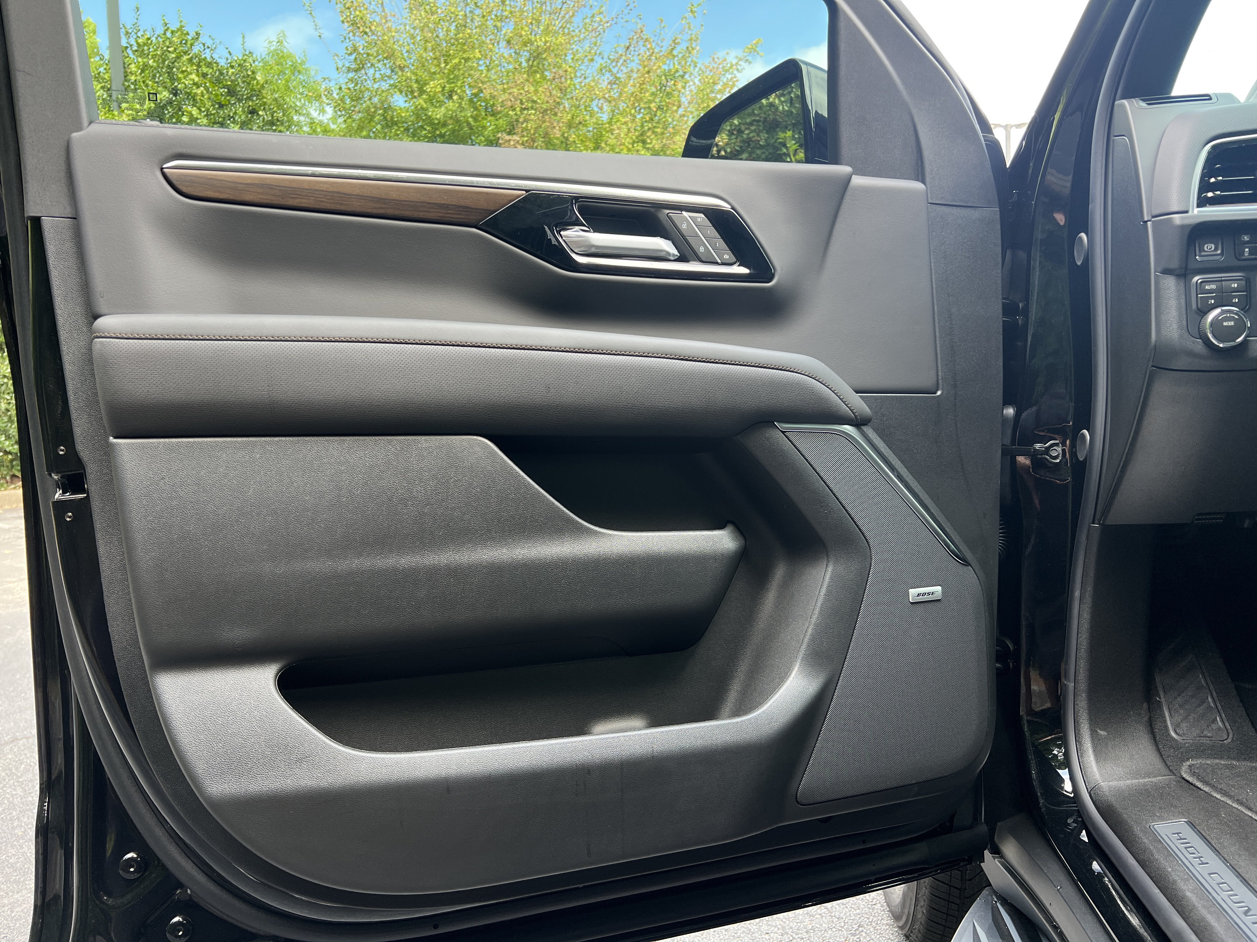 New 2026 Chevrolet Tahoe High Country w/ Sun And Tow Package AWD/4WD image 15