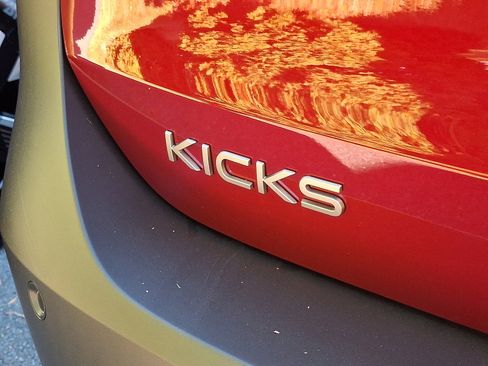New 2026 Nissan Kicks SR w/ Cold Weather Package image 4
