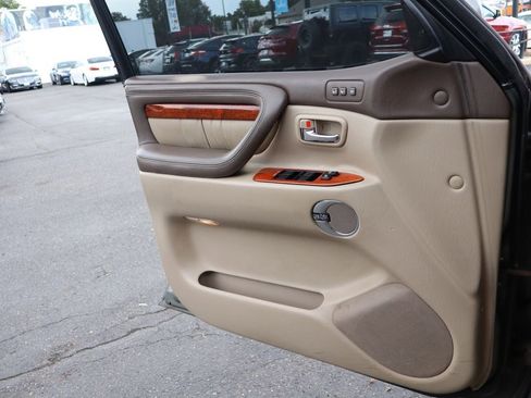 Used 2001 Lexus LX 470 Base image 18