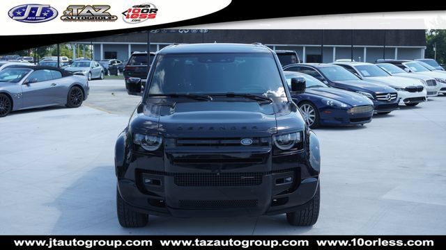 Used 2023 Land Rover Defender 110 X-Dynamic SE AWD/4WD image 2