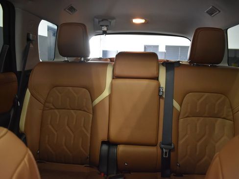 New 2026 Nissan Pathfinder Platinum AWD/4WD image 31