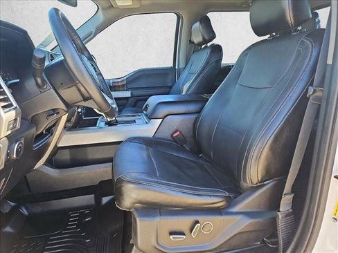 Used 2015 Ford F150 Lariat image 17