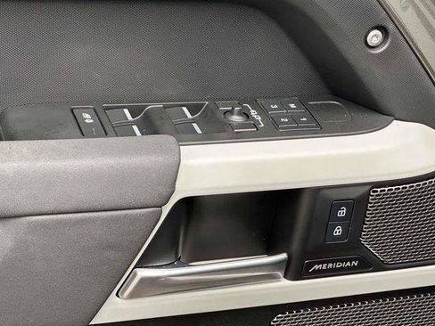 Used 2023 Land Rover Defender 110 S AWD/4WD image 10