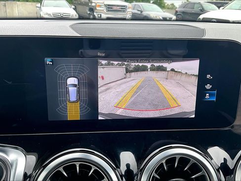 Used 2023 Mercedes-Benz EQB 300 4MATIC image 26