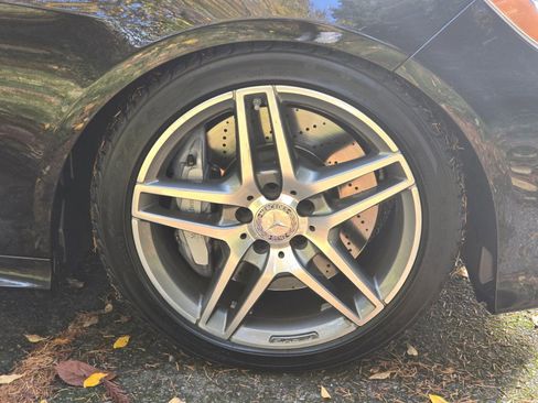 Used 2014 Mercedes-Benz E 550 4MATIC Sedan image 9