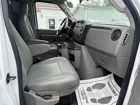 Used 2014 Ford E-250 and Econoline 250 w/ Power Group image 15