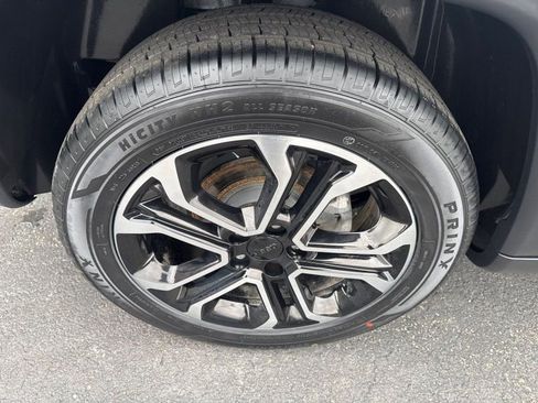 Used 2022 Jeep Compass Limited image 34