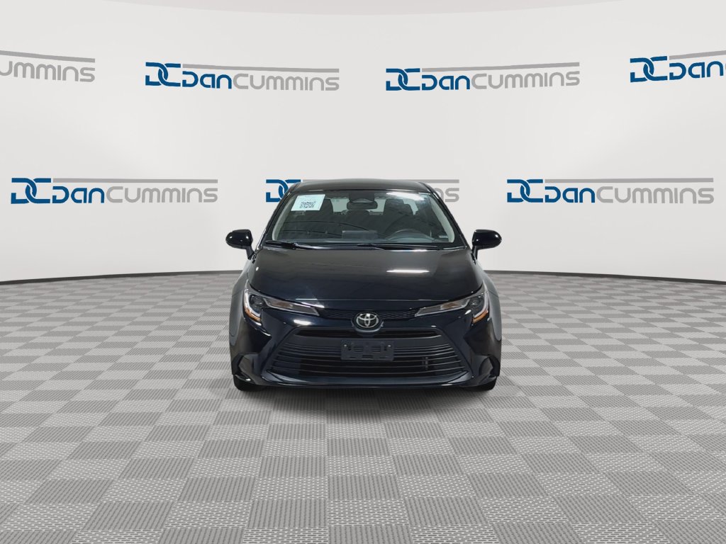 Used 2025 Toyota Corolla LE FWD image 3