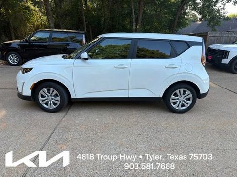 Certified 2024 Kia Soul LX FWD image 5
