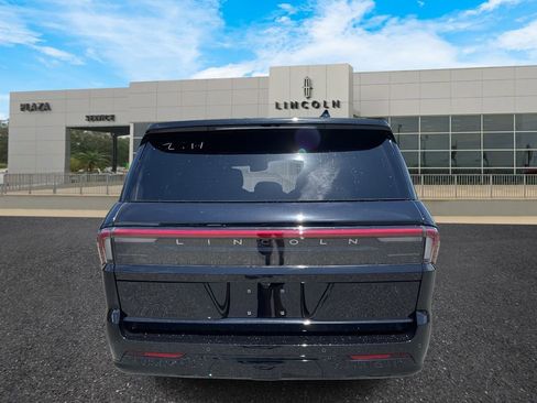 New 2025 Lincoln Navigator L Reserve w/ Jet Appearance Package image 4