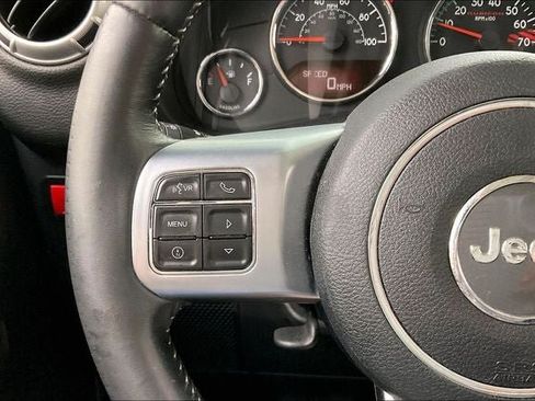 Used 2016 Jeep Wrangler Unlimited Rubicon AWD/4WD image 21