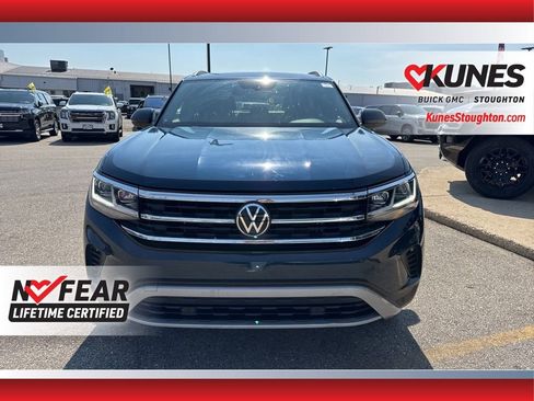 Used 2021 Volkswagen Atlas Cross Sport SE w/ Panoramic Sunroof Package image 4