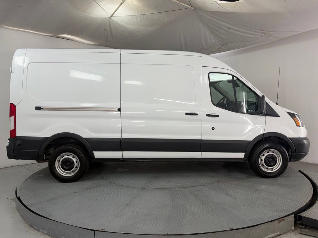 Used 2019 Ford Transit 250 148 Medium Roof RWD image 5