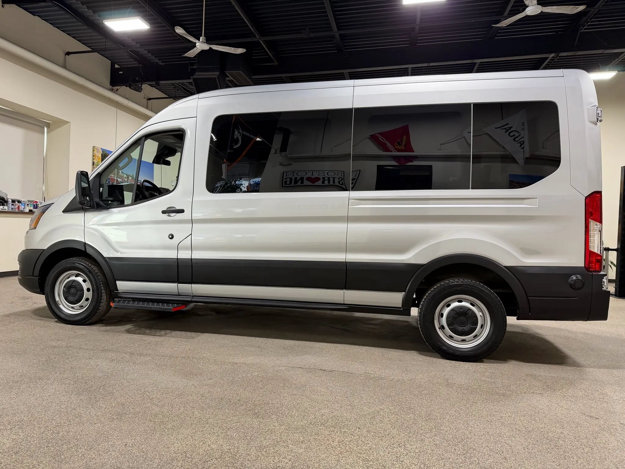 Used 2020 Ford Transit 250 Medium Roof RWD image 9