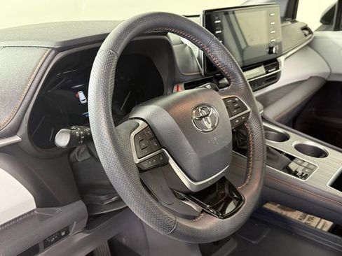 Used 2023 Toyota Sienna XSE image 15