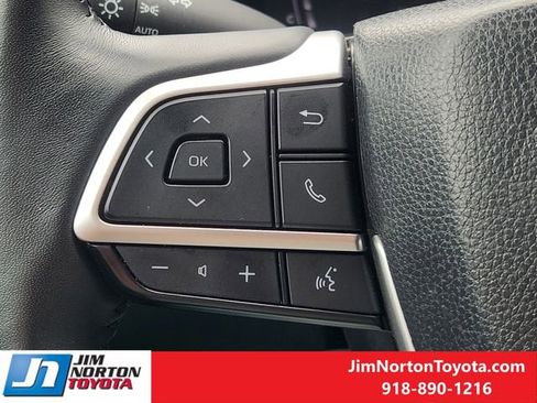 Used 2025 Toyota Grand Highlander AWD image 27