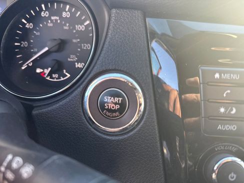 Used 2018 Nissan Rogue SV image 19