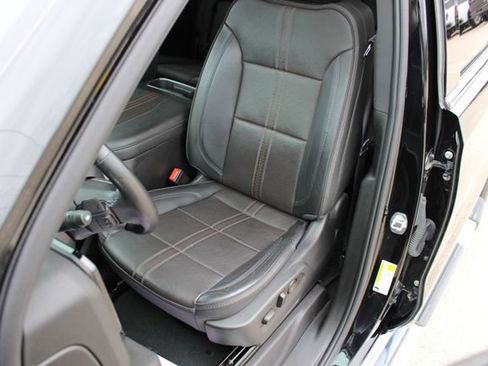 Used 2023 Chevrolet Silverado 1500 High Country w/ High Country Premium Package image 28