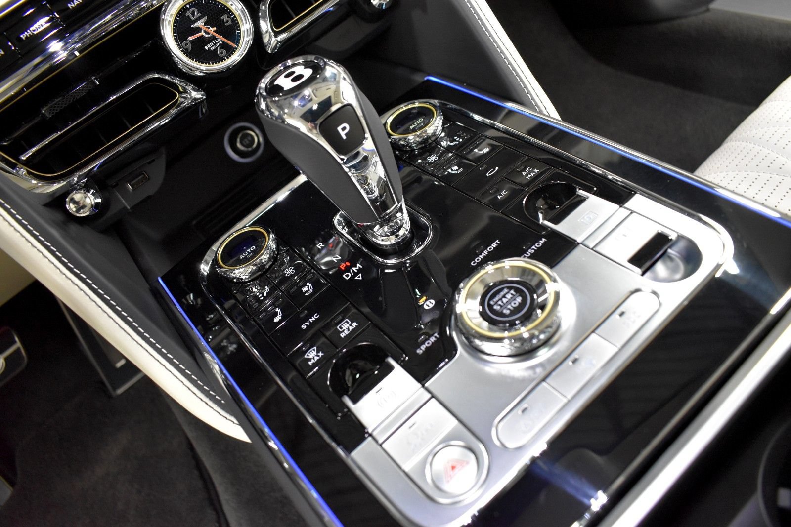 Certified 2023 Bentley Flying Spur Azure AWD/4WD image 28