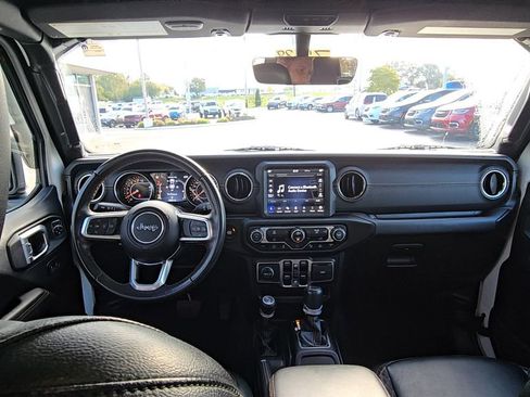 Used 2022 Jeep Gladiator Overland image 21