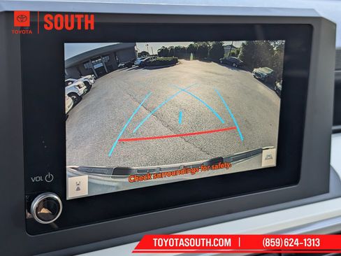 Used 2024 Toyota Tacoma TRD Off-Road AWD/4WD image 21