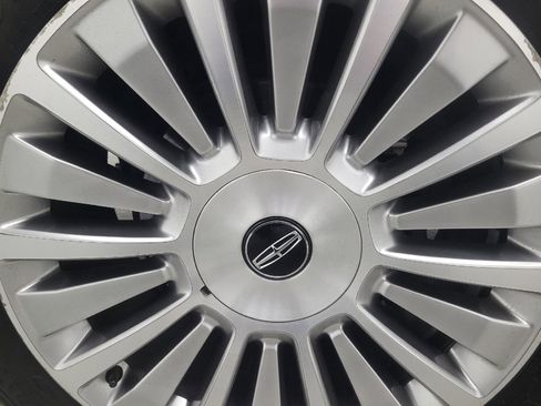 Used 2017 Lincoln Navigator Reserve image 31