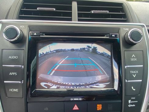 Used 2017 Toyota Camry LE w/ Moonroof Package FWD image 16