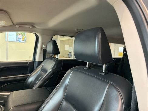 Used 2022 Ford Expedition Max XLT image 12