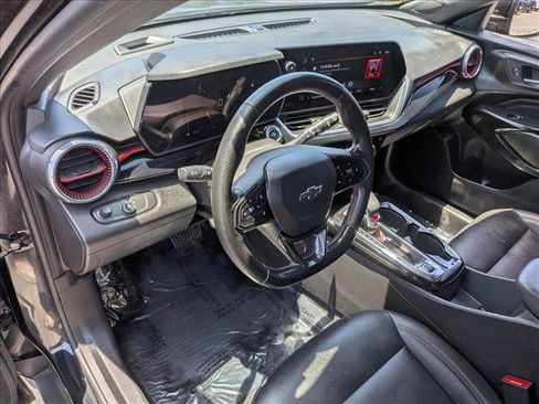 Used 2024 Chevrolet Trax RS w/ Driver Confidence Package FWD image 9