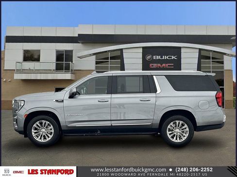 Used 2024 GMC Yukon XL SLT w/ SLT Premium Package image 2