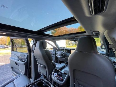 Used 2020 Lincoln Navigator L Reserve image 24