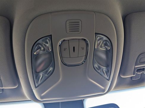 Used 2022 Jeep Compass Latitude image 42