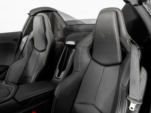 Used 2025 Chevrolet Corvette Z06 image 3