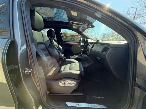 Used 2015 Porsche Macan Turbo image 15