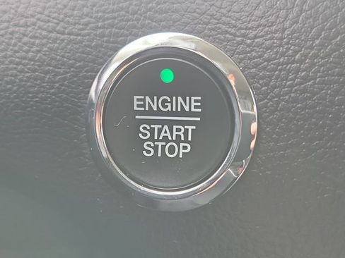 Certified 2022 Ford Edge SEL image 12