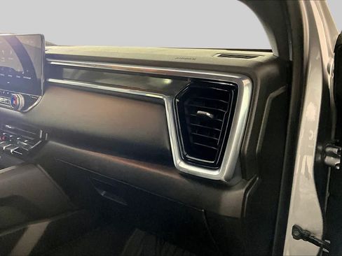 Used 2024 GMC Canyon Elevation w/ Elevation Premium Package RWD image 15