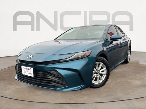 Used 2025 Toyota Camry LE FWD image 4
