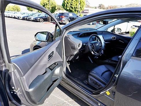Used 2020 Toyota Prius Prime XLE FWD image 39