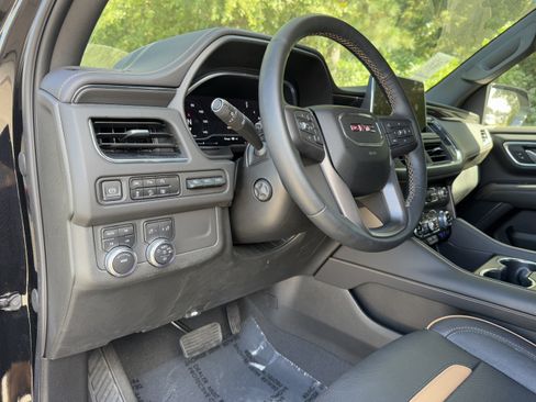 Used 2023 GMC Yukon AT4 w/ Technology Package image 11