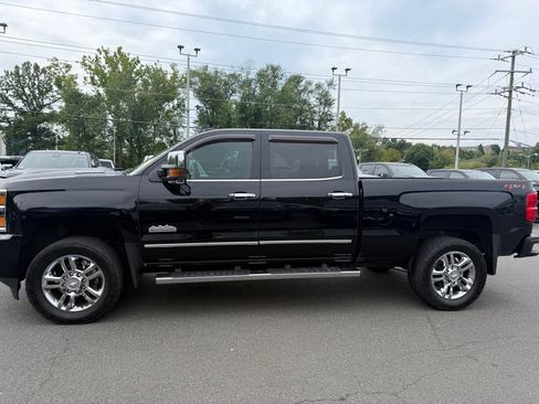Used 2019 Chevrolet Silverado 2500 High Country w/ Duramax Plus Package AWD/4WD image 5