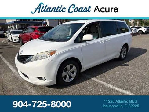 Used 2012 Toyota Sienna LE FWD image 1