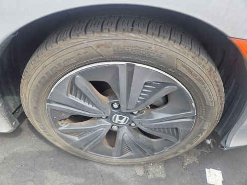 Used 2018 Honda Civic EX image 2