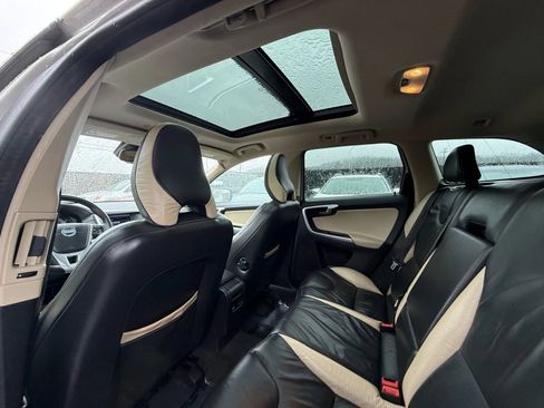 Used 2011 Volvo XC60 T6 R-Design w/ Convenience Pkg AWD/4WD image 25