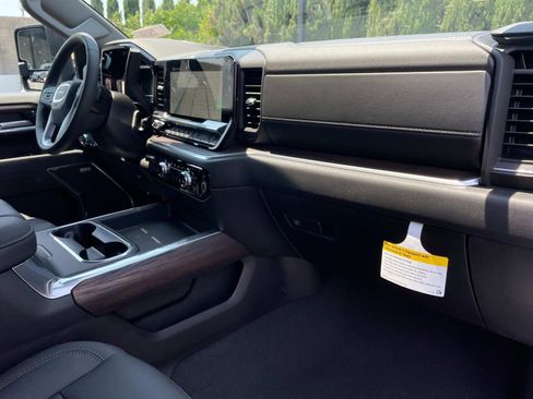 New 2025 GMC Sierra 2500 SLT w/ SLT Convenience Package image 29